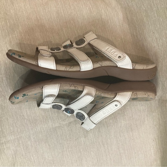 TAOS Sz 9 The Prize 3 Slip On  Strappy Velcro Closure Metal Blue Decor Sandals - Picture 7 of 13